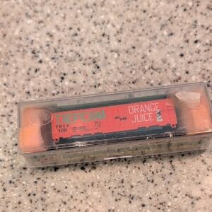 Model Power 3726 Refrigorator Car Tropicana Orange Juice